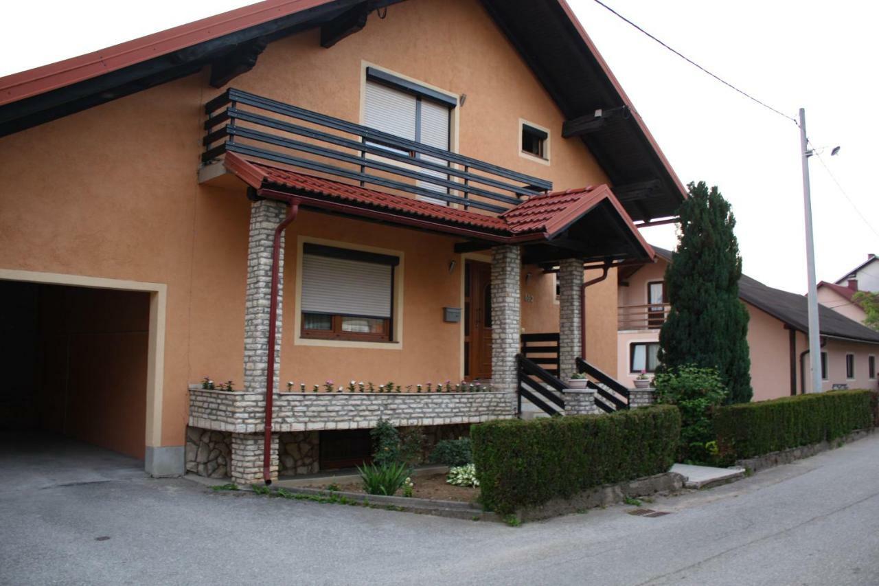 Studio Apartman T&I Ogulin Exterior photo